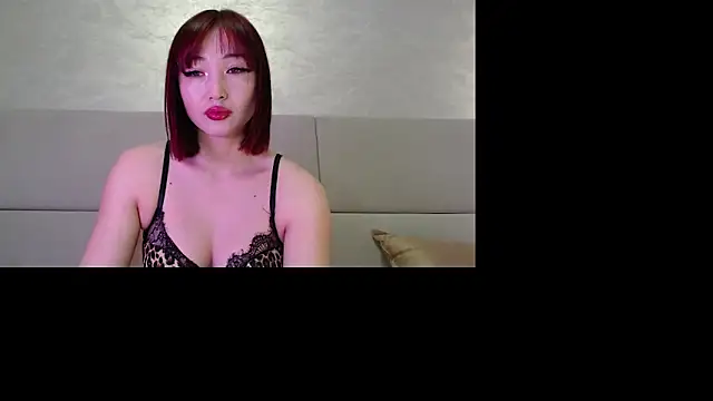 Snapshot of MiaRie chatting on 11/23/25, 04:23 MiaRie online show from 11/23/25, 04:23