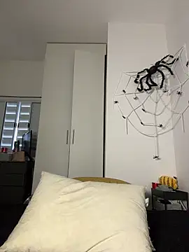 AgnesCampp online show from 12/04/25, 07:11