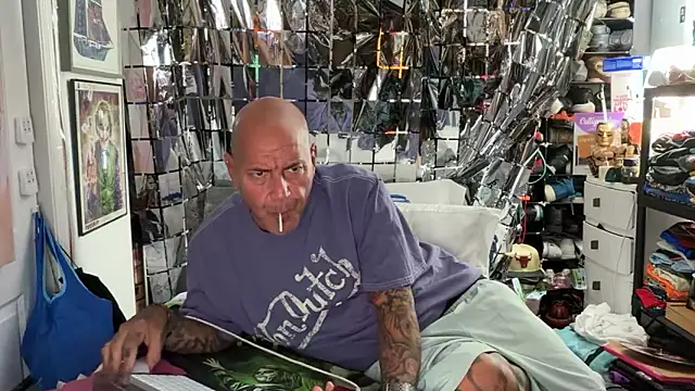 joeytatts66 online show from 05/03/26, 01:44