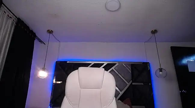 MIA YOURHOTTIE online show from 02/04/25, 06:46