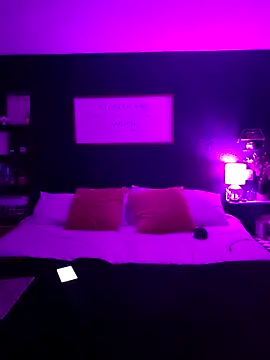  CumSeeV  online show from 10/18/25, 04:26