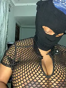 Snapshot of blackshortzbarbie chatting on 02/26/25, 08:44 blackshortzbarbie online show from 02/26/25, 08:44