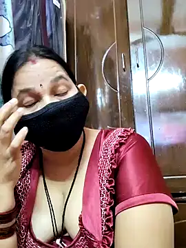 lalitha225 online show from 01/04/25, 04:12