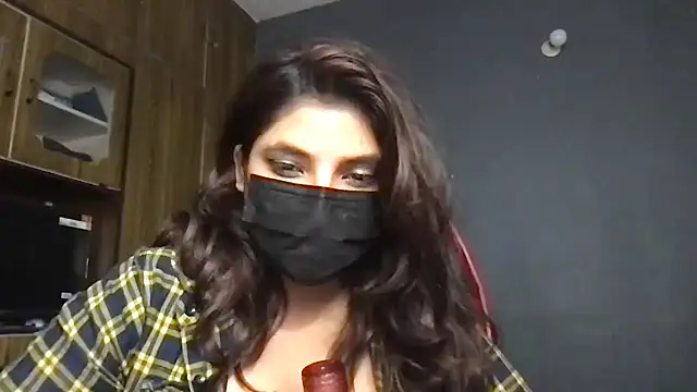 callmeshreya online show from 04/23/26, 12:29