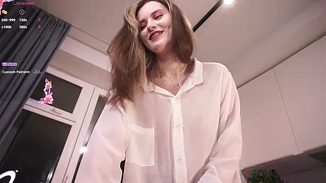 LoraDevon online show from 10/12/25, 05:01