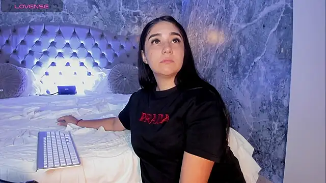 Belliinda 21 online show from 10/22/25, 07:02