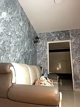 Belliinda 21 online show from 04/22/26, 07:04