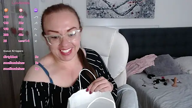 Snapshot of Tania_Goddess_ chatting on 01/17/25, 01:15 Tania Goddess online show from 01/17/25, 01:15