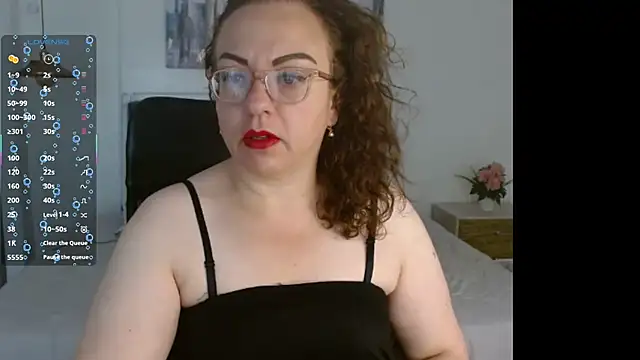 Snapshot of Tania_Goddess_ chatting on 09/17/25, 02:08 Tania Goddess online show from 09/17/25, 02:08
