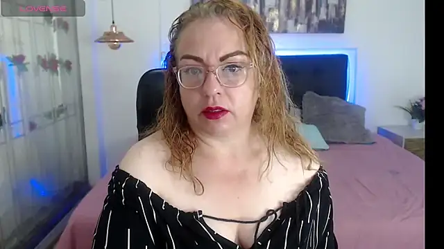 Snapshot of Tania_Goddess_ chatting on 10/07/25, 02:58 Tania Goddess online show from 10/07/25, 02:58