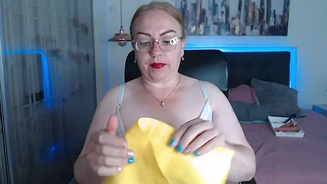 Snapshot of Tania_Goddess_ chatting on 10/11/25, 01:42 Tania Goddess online show from 10/11/25, 01:42
