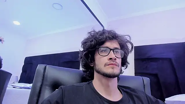 Loggan donnelly online show from 01/24/25, 11:23