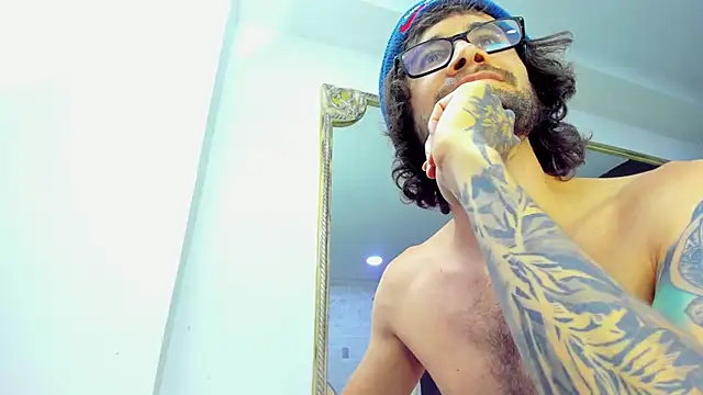 Loggan donnelly online show from 03/19/25, 11:25