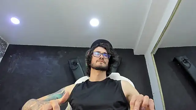 Loggan donnelly online show from 03/22/25, 02:16