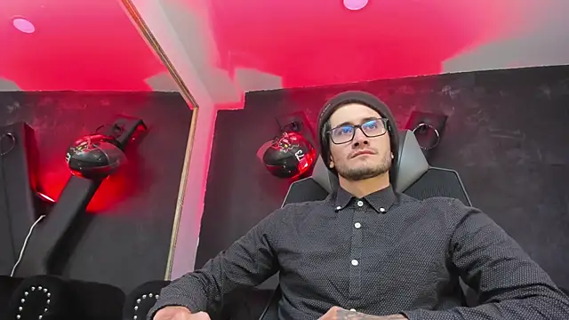 Loggan donnelly online show from 09/11/25, 08:53