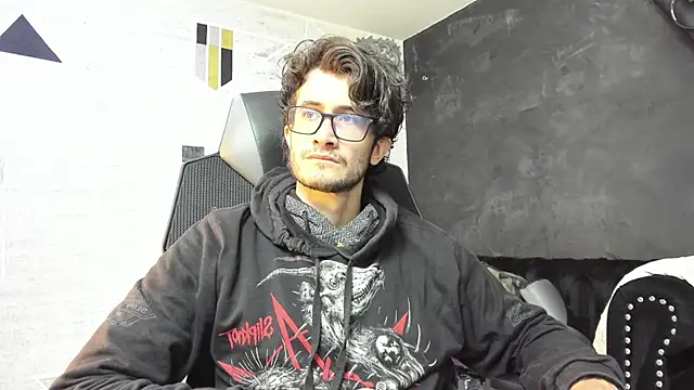 Loggan donnelly online show from 09/17/25, 08:21