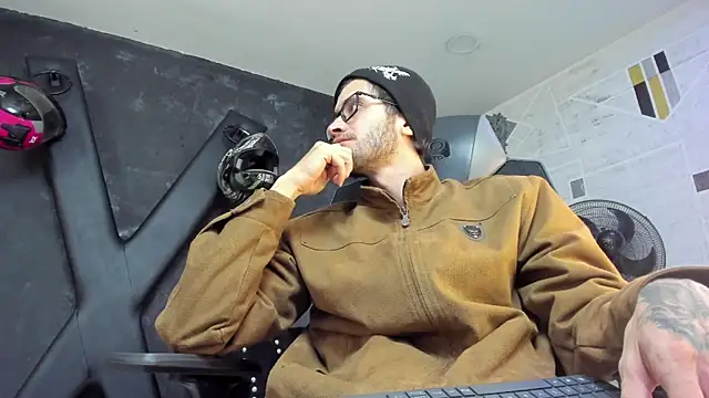 Loggan donnelly online show from 09/20/25, 08:21