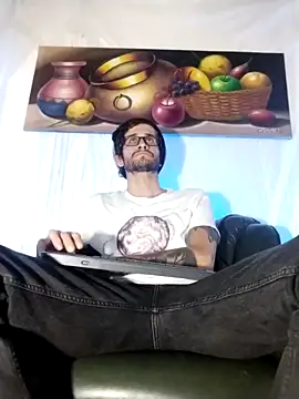 Loggan donnelly online show from 04/23/26, 04:35