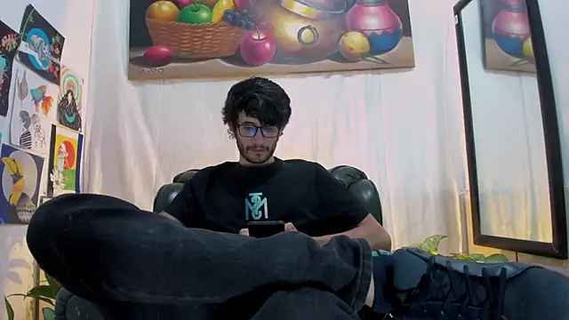 Loggan donnelly online show from 04/23/26, 11:18