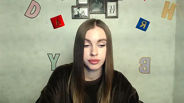 Snapshot of AlisaCatty_ chatting on 02/14/25, 02:02 AlisaCatty online show from 02/14/25, 02:02