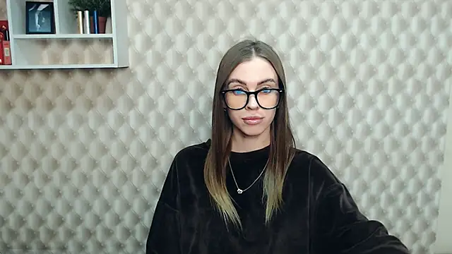 Snapshot of AlisaCatty_ chatting on 03/10/25, 07:21 AlisaCatty online show from 03/10/25, 07:21