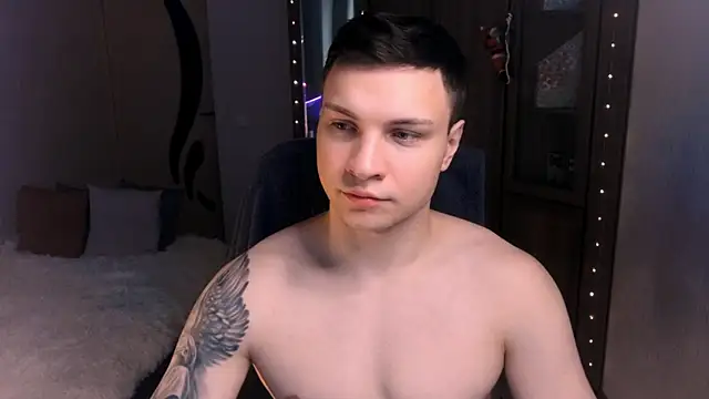 handsome guy01 online show from 12/03/24, 08:16