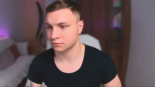 handsome guy01 online show from 03/08/25, 04:01