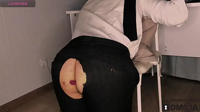 handsome guy01 online show from 12/13/25, 10:37