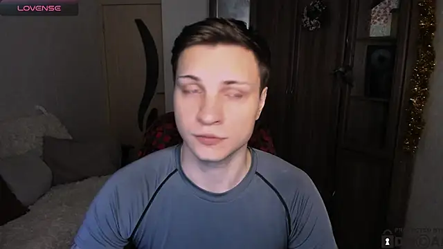 handsome guy01 online show from 12/20/25, 01:45