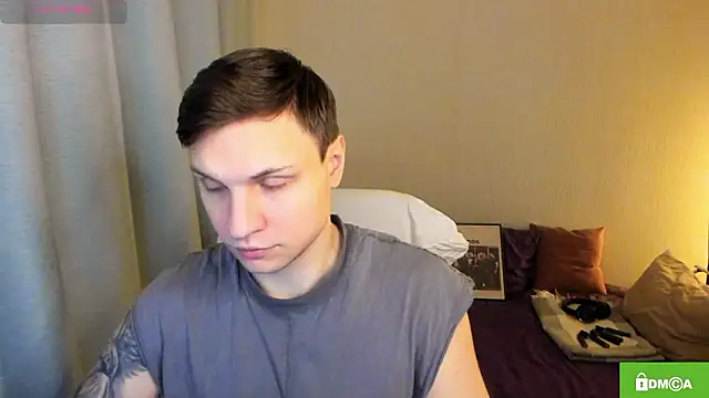 handsome guy01 online show from 03/04/26, 10:05