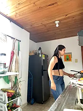 Snapshot of LorenaAmerica chatting on 12/04/24, 05:00 LorenaAmerica online show from 12/04/24, 05:00