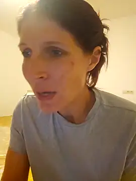 Lenchen  online show from 04/17/26, 07:28