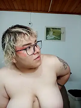 amalia love online show from 12/19/25, 03:30