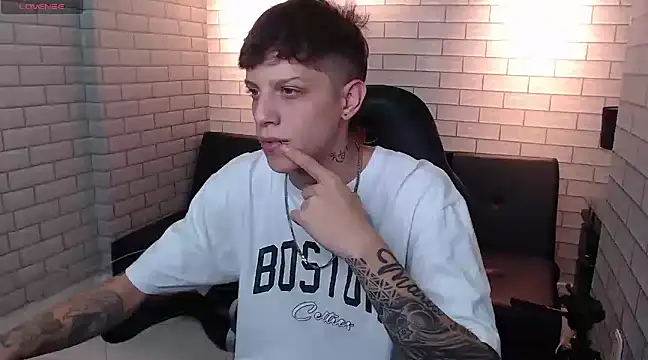 Snapshot of Adam_hard_ chatting on 01/07/25, 07:59 Adam hard  online show from 01/07/25, 07:59