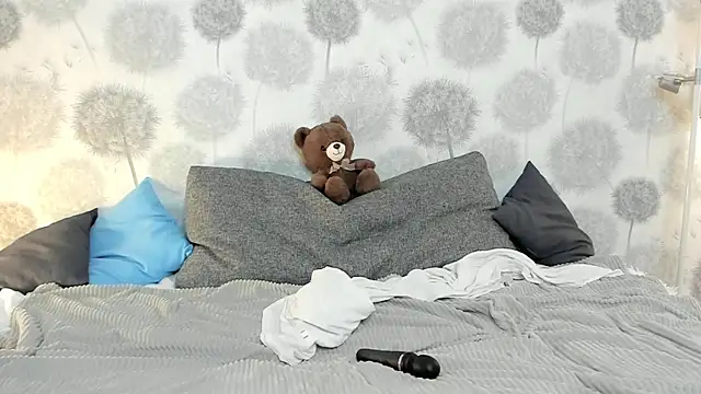 EngelFugler online show from 01/13/25, 02:42