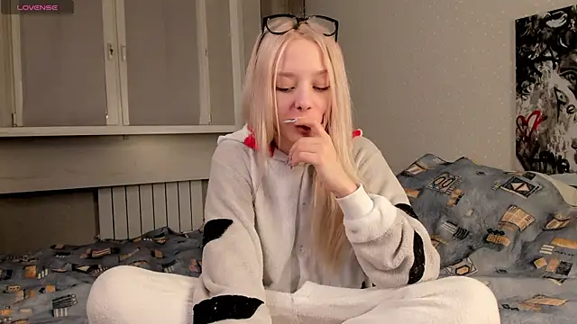 EngelFugler online show from 02/13/25, 01:48