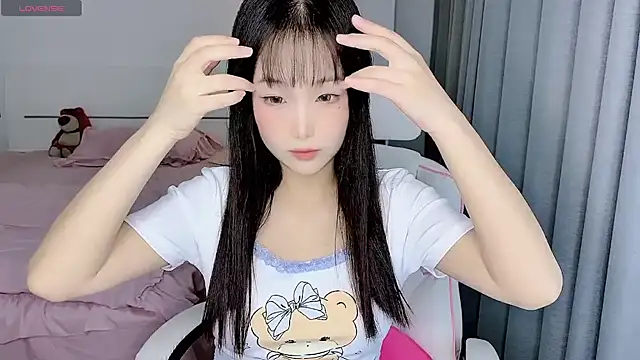Snapshot of -Wendy__ chatting on 12/09/24, 05:19 -Wendy online show from 12/09/24, 05:19