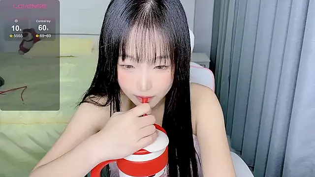 Snapshot of -Wendy__ chatting on 12/20/24, 08:34 -Wendy online show from 12/20/24, 08:34