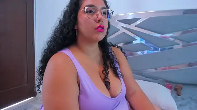 Tiffanymiller00 online show from 12/09/24, 06:57