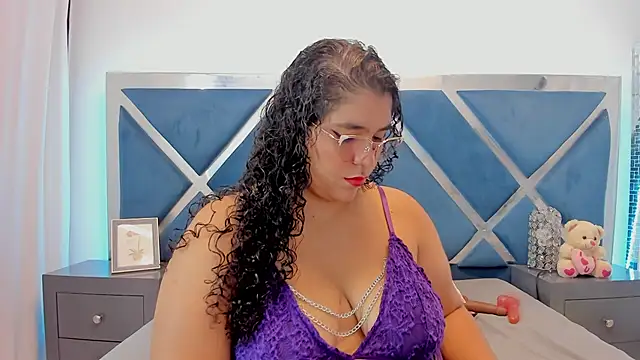 Tiffanymiller00 online show from 05/02/26, 02:22