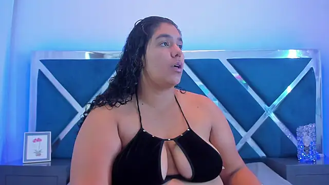 Tiffanymiller00 online show from 07/08/26, 03:05