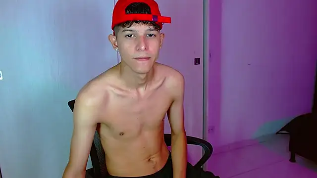 LiamGadiell online show from 03/20/25, 09:24