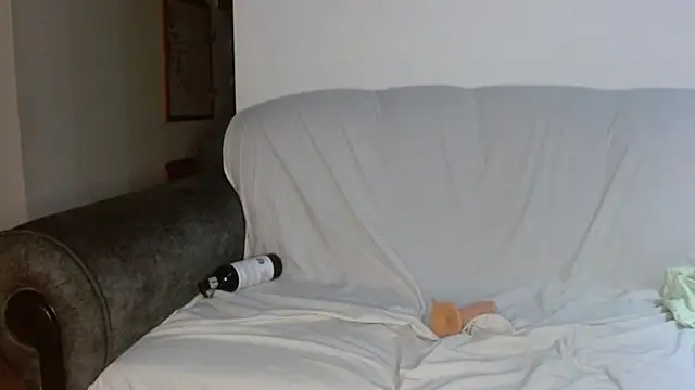 Snapshot of Vanessa_Aniston chatting on 10/29/25, 11:12 Vanessa Aniston online show from 10/29/25, 11:12