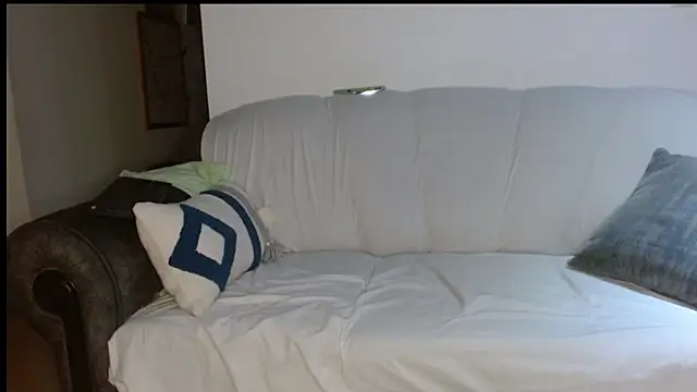 Vanessa Aniston online show from 04/23/26, 05:30