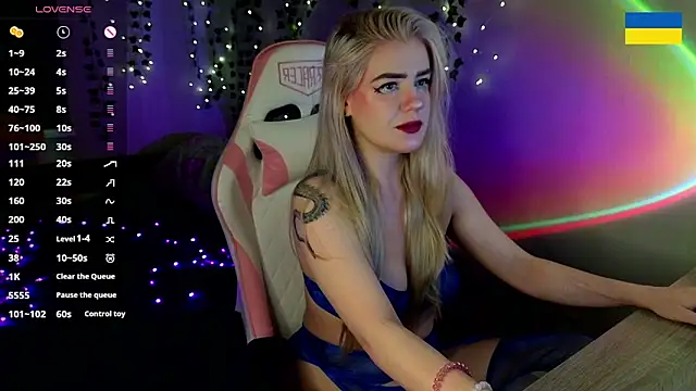 RedVelveten online show from 09/08/25, 08:08