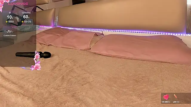 Snapshot of Mis__lola chatting on 12/12/24, 11:03 Mis lola online show from 12/12/24, 11:03