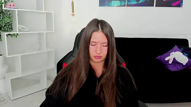 milaleoneli online show from 11/25/25, 03:06