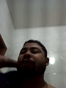 Snapshot of jeansantos-97 chatting on 10/17/25, 04:59 jeansantos-97 online show from 10/17/25, 04:59