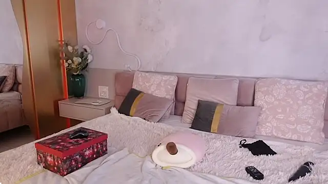 JullyBlair online show from 03/06/25, 08:41