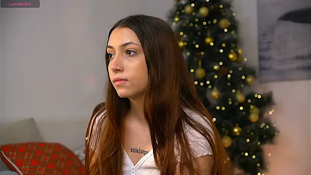 Snapshot of emilianorth_ chatting on 12/20/24, 01:33 emilianorth online show from 12/20/24, 01:33